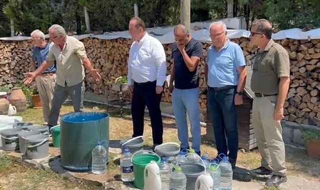 Milletvekili Akay, su sorunu yaşayan Yazıköy halkı ile bir araya geldi