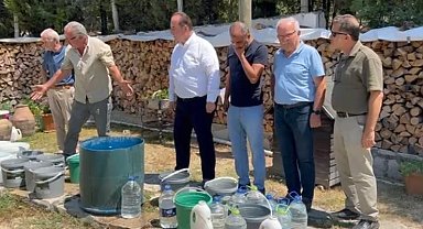 Milletvekili Akay, su sorunu yaşayan Yazıköy halkı ile bir araya geldi