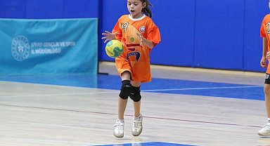 Mini Minikler Hentbol Türkiye Şampiyonası Sivas'ta başladı