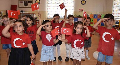 Minik öğrenciler 30 Ağustos Zafer Bayramı'nı coşkuyla kutladı
