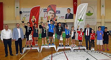 Minik raketler Osmangazi'de kıyasıya mücadele etti