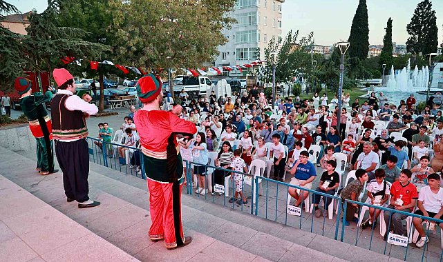 Miniklere açık havada sinema keyfi
