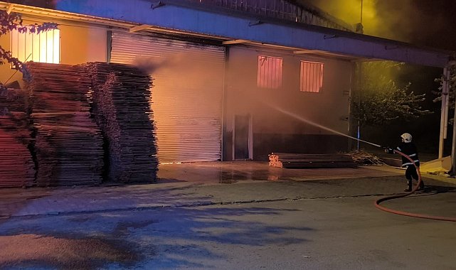 Mobilyacılar sitesindeki yangın söndürüldü