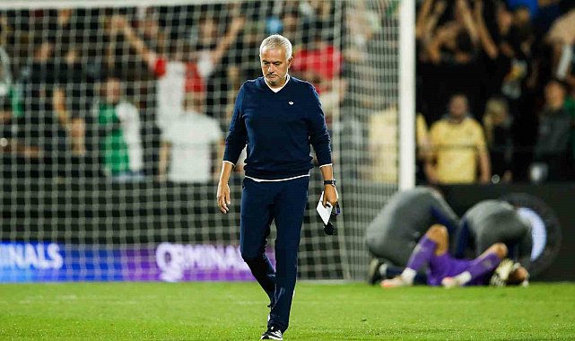 Mourinho: "Taraftarlarımızın da desteğiyle turu geçeceğimize inanıyorum"