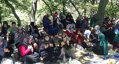 Mudurnu'da Hacet Bayramı coşkusu: Yüzlerce kişinin katılımıyla kutlandı