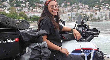 Mühendis kadın, motosikletiyle zorlu yolları kullanarak tek başına Türkiye'yi dolaşıyor
