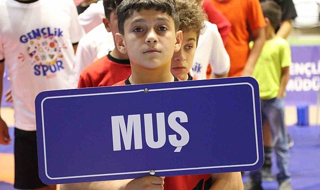 Muş'ta 17 ilden 250 sporcu minderde buluştu