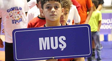 Muş'ta 17 ilden 250 sporcu minderde buluştu