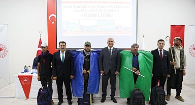 Muş'ta 400 çobana donanımlı ekipman çantası dağıtıldı