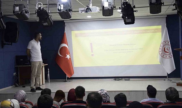 Muş'ta evlilik öncesi eğitimi verildi