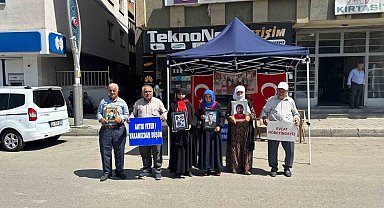 Muşlu ailelerin DEM Parti önündeki eylemi sürüyor