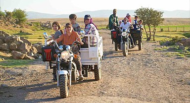 Muşlu Berivanlar teknolojiye ayak uydurdu: Attan indi, motora bindi
