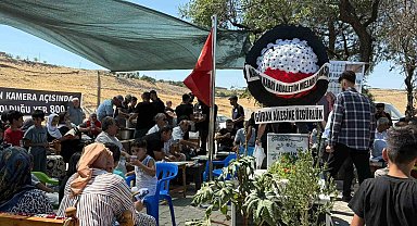 Narin'in mezarının başında Mevlid-i Şerif okutuldu