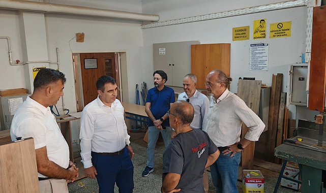 Nazilli İlçe Milli Eğitim Müdürü Şimşek, okul atölyelerinde üretilen mobilyaları inceledi