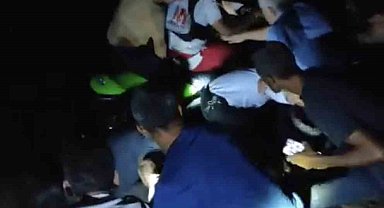 Nehirde mahsur kalan 5 kişi kurtarıldı