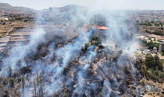 Nevşehir'de arazi yangını: Alevler emniyet müdürlüğüne sıçramadan kontrol altına alındı