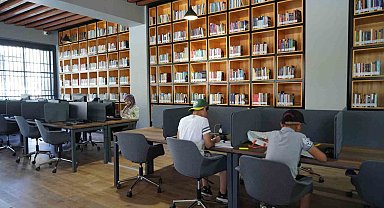 Niğde'de Yaşar Kaplan Kütüphanesi ve Dr. Müzeyyen Toker Kadın Yaşam Merkezi açıldı