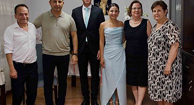 Nişan yüzüklerini Başkan Günel taktı