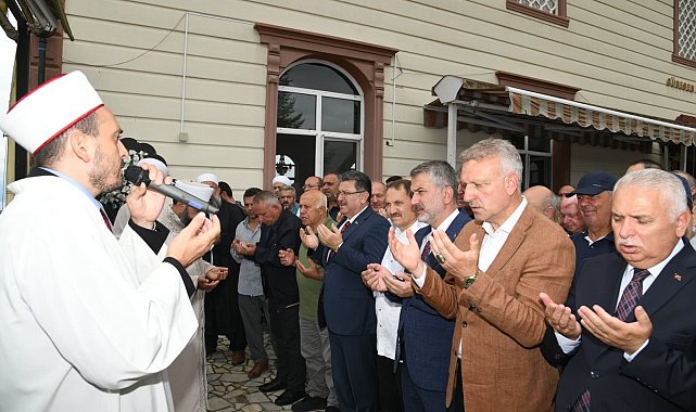 Of'ta denizde boğularak hayatını kaybeden gence son görev