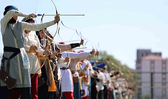 Okçular Sivas'ta derece ve milli takım için yarışıyor