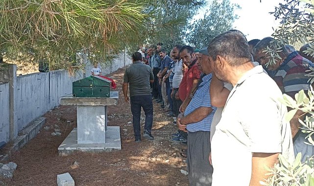Ölü bulunan üniversite öğrencisinin cenazesi Mersin'de toprağa verildi