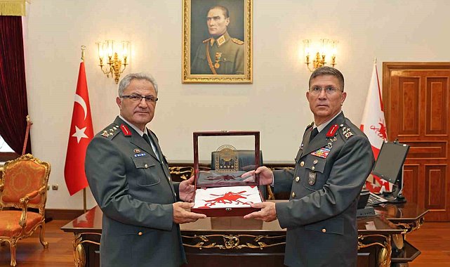 Orgeneral Tokel, 1. Ordu Komutanlığı görevini Korgeneral Ersay'a devretti