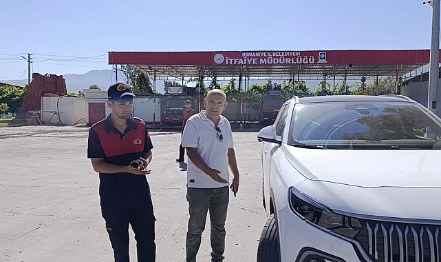 Osmaniye'de elektrikli otomobilin bagajında mahsur kalan 5 kedi yavrusu kurtarıldı
