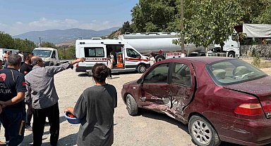 Osmaniye'de otomobillerin çarpıştığı kazada 3 kişi yaralandı