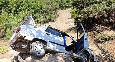 Otomobil şarampole devrildi: 2 yaralı