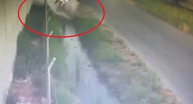 Otomobil sulama kanalına uçtu