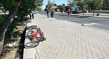 Otomobilin çarptığı bisiklet sürücüsü yaşamını yitirdi