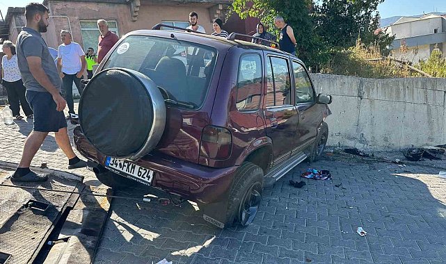 Otomobilin freni boşaldı, iki araca çarptı; 4 yaralı