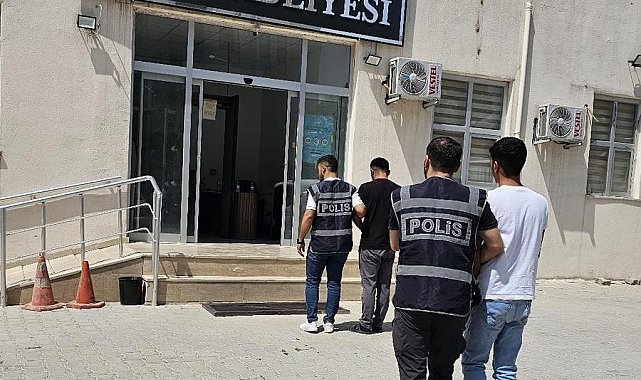 Otomobilin ses sistemlerini çalan şahıslar yakalandı