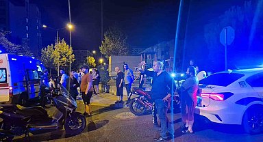 Otomobille çarpışan motosiklet devrildi: 1 yaralı