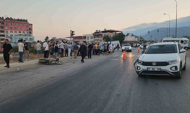 Otomobille çarpışan motosikletin sürücüsü öldü