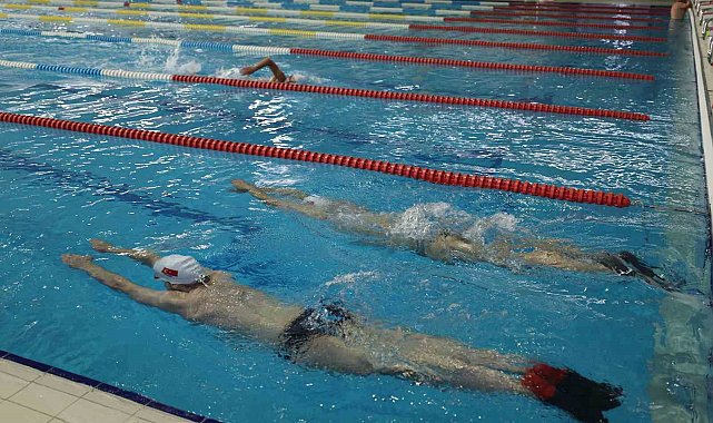 Özel Sporcular Yüzme Milli Takımı Sakarya'da kamp yapıyor
