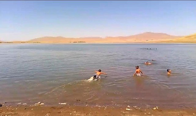 Patnos Barajı serinlemek isteyenlerin adresi oldu