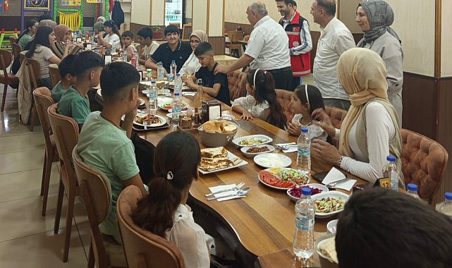 Patnos'ta çocuklara yemek etkinliği