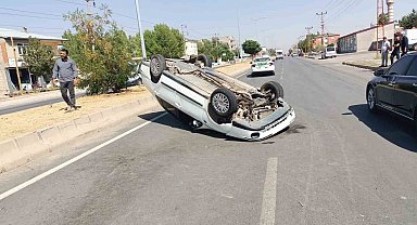 Patnos'ta takla atan araç sürücüsü ölümden döndü