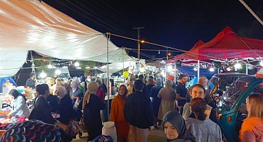 Pazaryeri panayırında insan seli