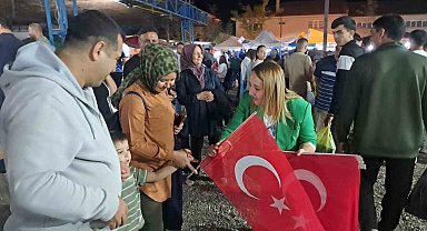Pazaryeri'nde 30 Ağustos Coşkusu: 5 bin kişiye Türk Bayrağı dağıtıldı
