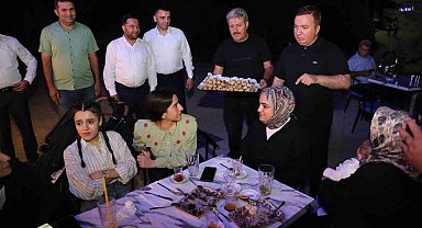 Pekmezli yufka, Ergan Dağı Kayak Merkezi'nde bulunan vatandaşlara ikram edildi