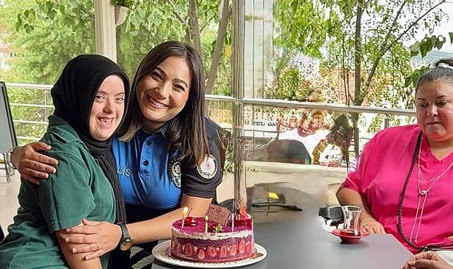 Polis ablaları Rabia'nın mutluluğuna ortak oldu