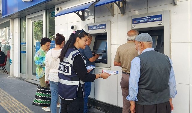 Polis vatandaşları dolandırıcılık ve hırsızlığa karşı bilgilendirdi