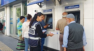 Polis vatandaşları dolandırıcılık ve hırsızlığa karşı bilgilendirdi