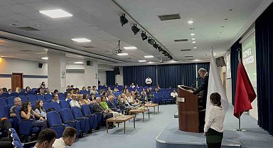 Profesörden yapay zeka uyarısı: "Bu hızlı gelişmenin arkasında kalmamalıyız"