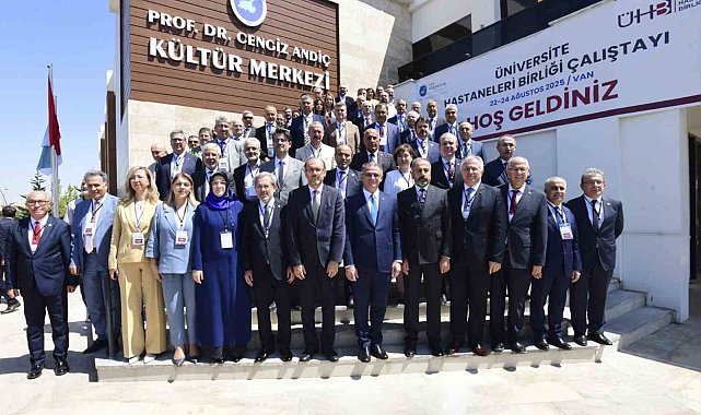 Rektör Kibar, Üniversite Hastaneler Birliği Çalıştayı'na katıldı