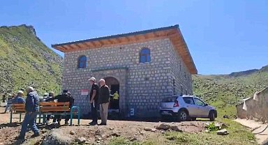 Rize'nin en yüksek yayla camisi Çamlıhemşin'de açıldı