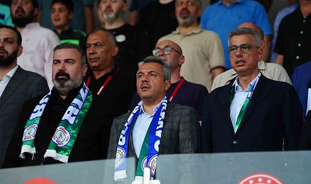 Sağlık Bakanı Kemal Memişoğlu, Çaykur Rizespor - Göztepe maçını trübünden izledi