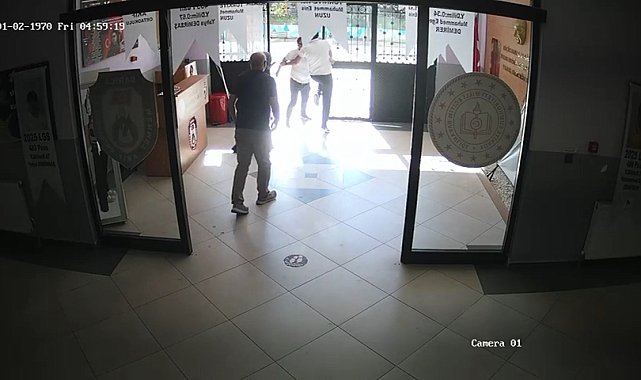 Sahte beyan ile işlem yapmak isteyen veli okul idaresine bıçakla saldırdı